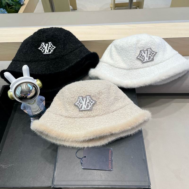 LV hat 010701